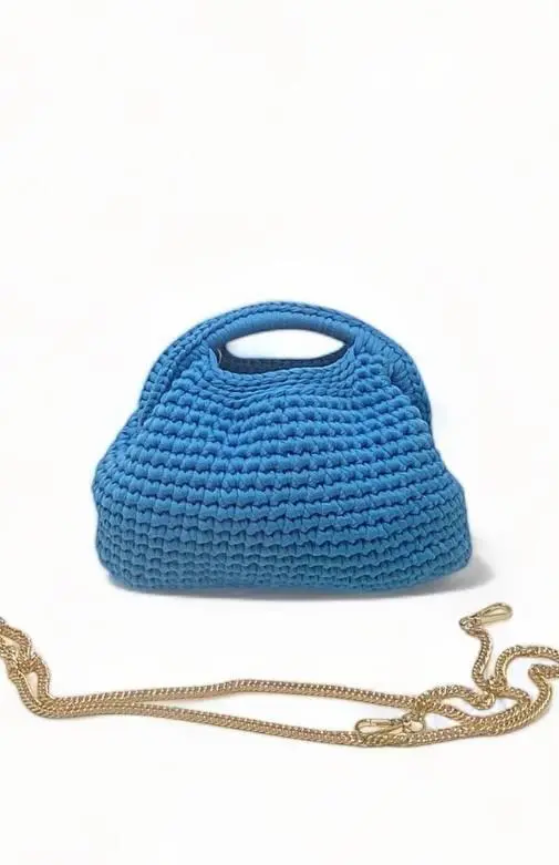 Borsa Uncinetto Casual Elegante con Catenina Oro – Piccola, Capiente ed Elastico Effetto Handmade
