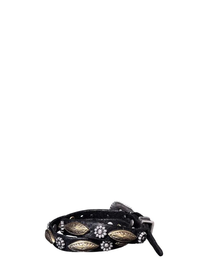 Bracciale doppio in pelle di vacchetta tinto capo con borchie