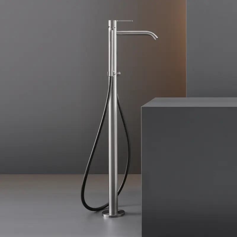 Cea Design Innovo rubinetto vasca da bagno a pavimento con doccetta INV61 + INC01