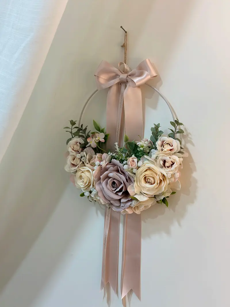 Cerchio Queen Decorativo con Fiori e Fiocco – Mata Creazioni, Ø 25 cm