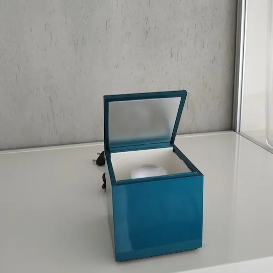 Cubo luce lampada da tavolo