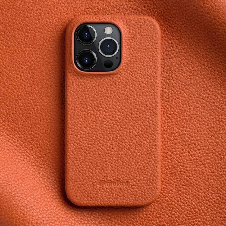 Custodia in pelle Melkco con texture litchi e chiusura magnetica per iPhone 14