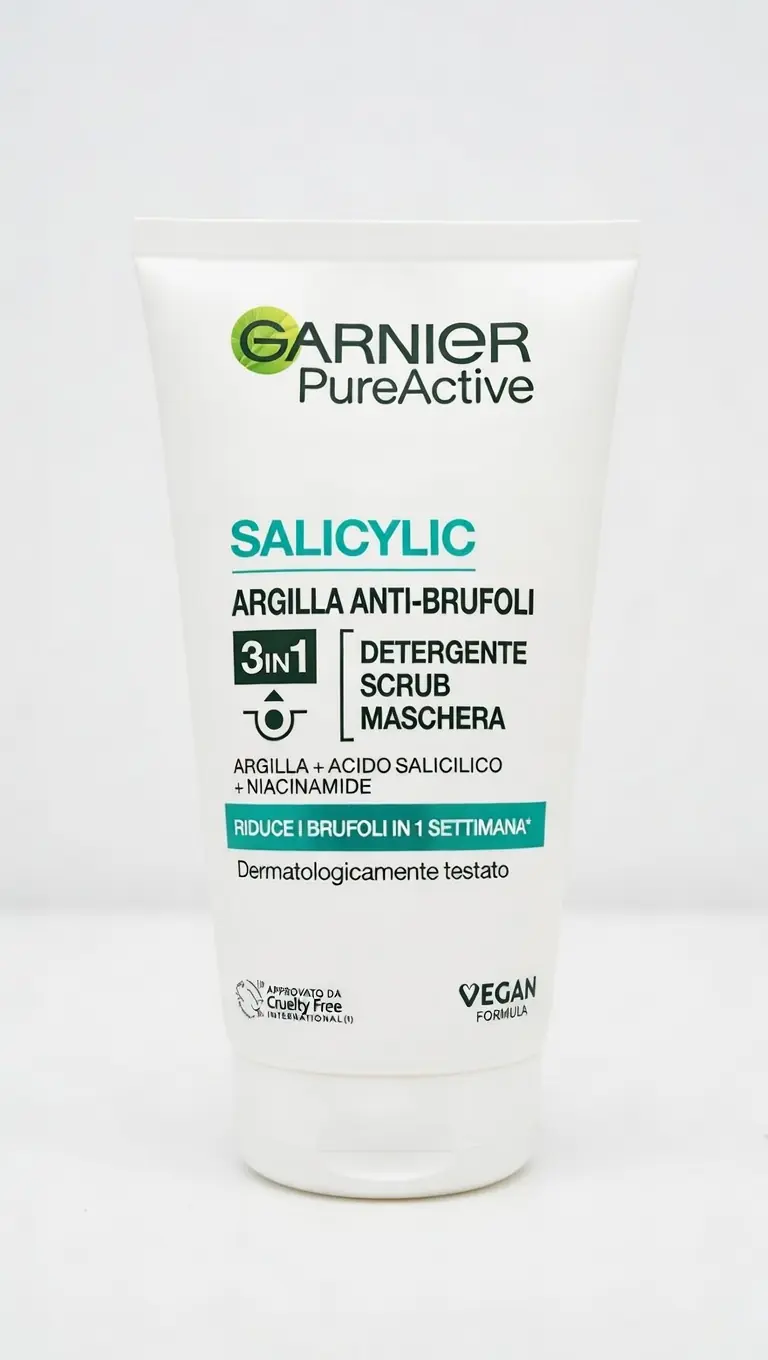 Garnier Pure Active 3 in 1 Argilla – Detergente, Scrub e Maschera Viso – Con Niacinamide e Argilla – Per Pelli Grasse e Acneiche – 150 ml