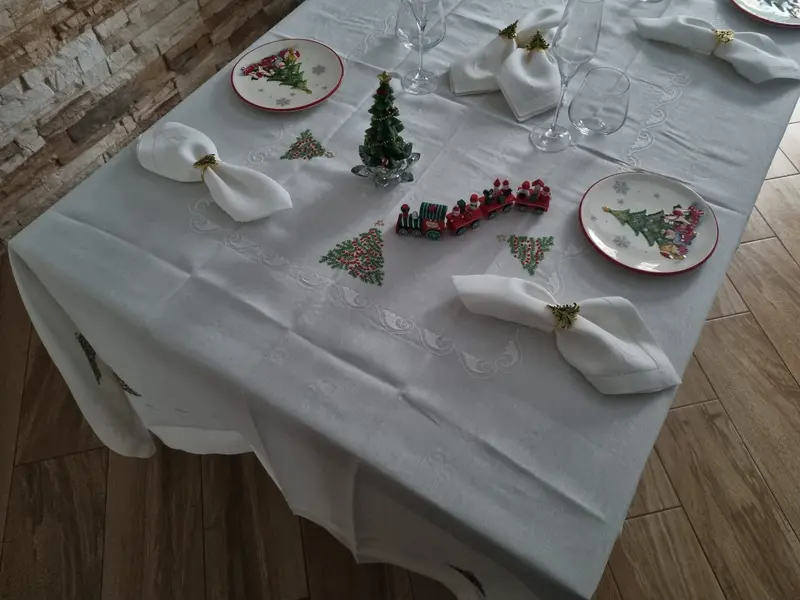I Maestri Del Ricamo Servizio da Tavola x12 in Lino Albero Di Natale