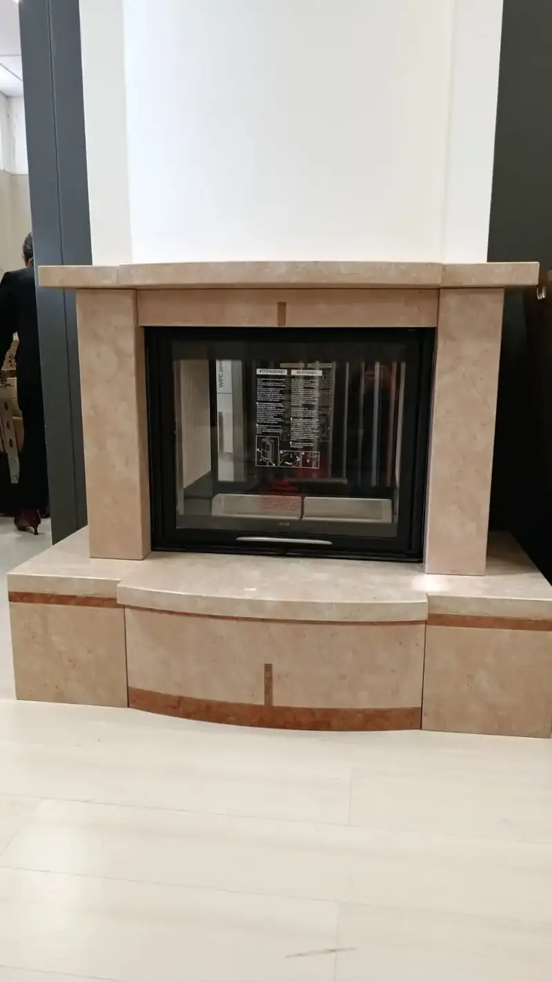 MCZ B70 termocamino bifacciale con airsystem e rivestimento Alisei Omero