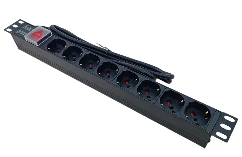 Multipresa 8 posti spina europea per armadio rack 19" con interruttore luminoso