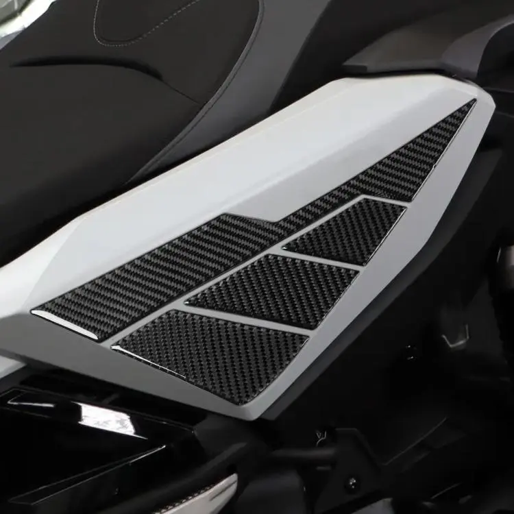 Per Honda ADV350 2022-2026, set di 8 adesivi protettivi per pannello laterale posteriore inferiore.