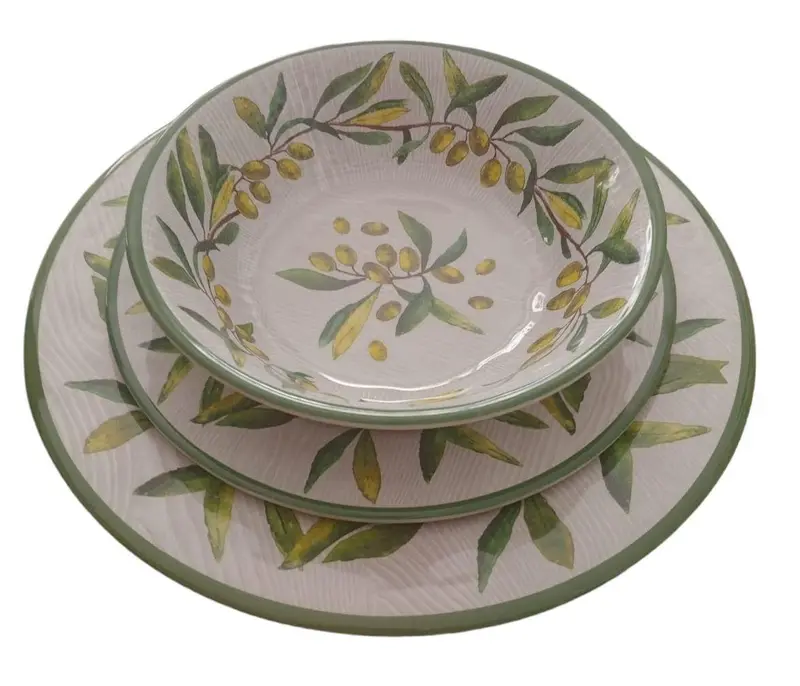 Piatti in melamina con olive
