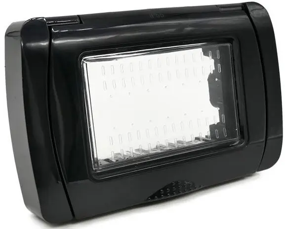 Placca idrobox IP55 3P nera compatibile Matix
