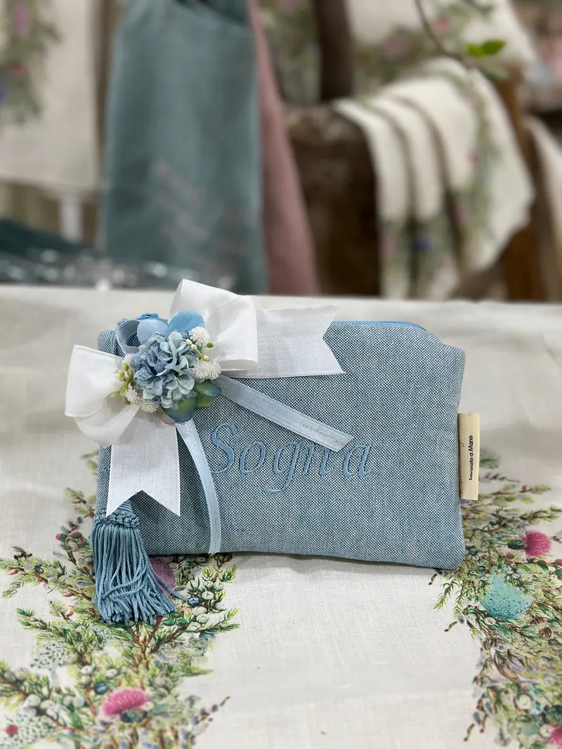 Pochette in Tessuto Panama con Ricamo Personalizzato – Mata Creazioni
