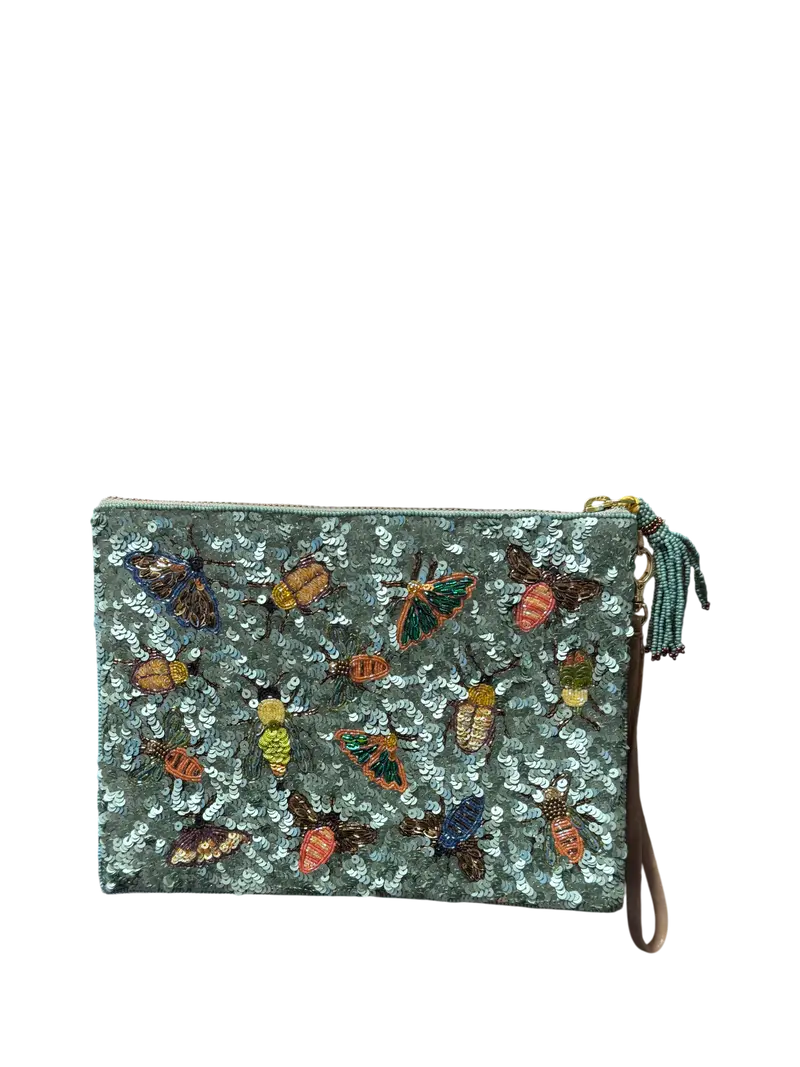 Pochette verde acqua con perline ricamate a mano
