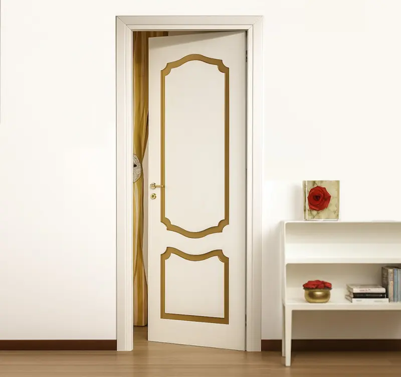 Porta Battente in Legno con Finitura Laccata a Filo d'Oro
