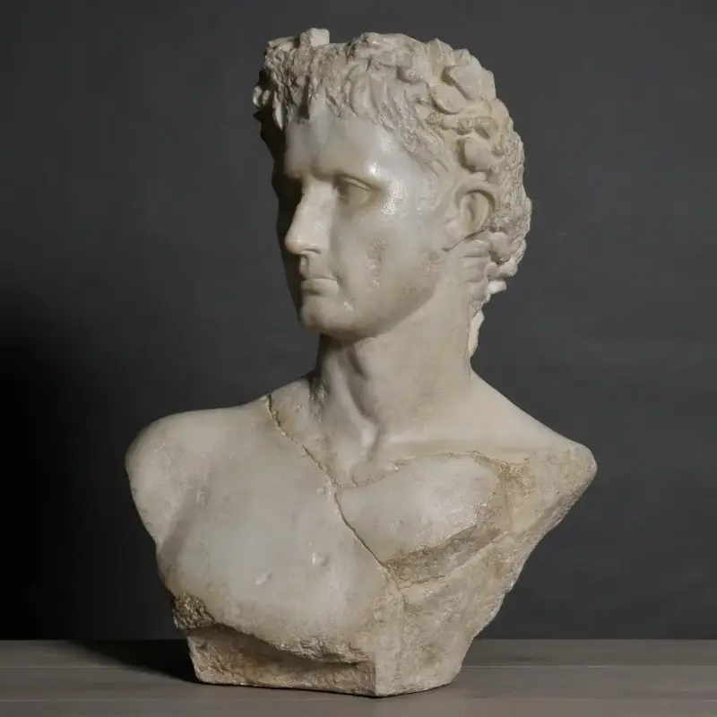 SCULTURA DELL'IMPERATORE AUGUSTO