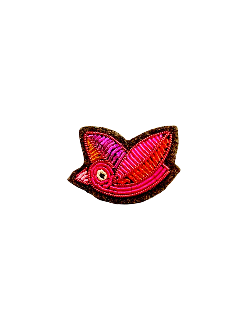 Spilla ricamata a mano "L'uccellino rosa"