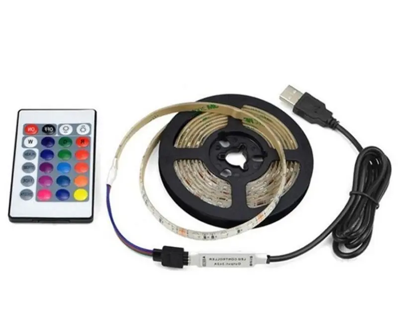 Striscia LED RGB 3m IP65 con cavo USB e telecomando