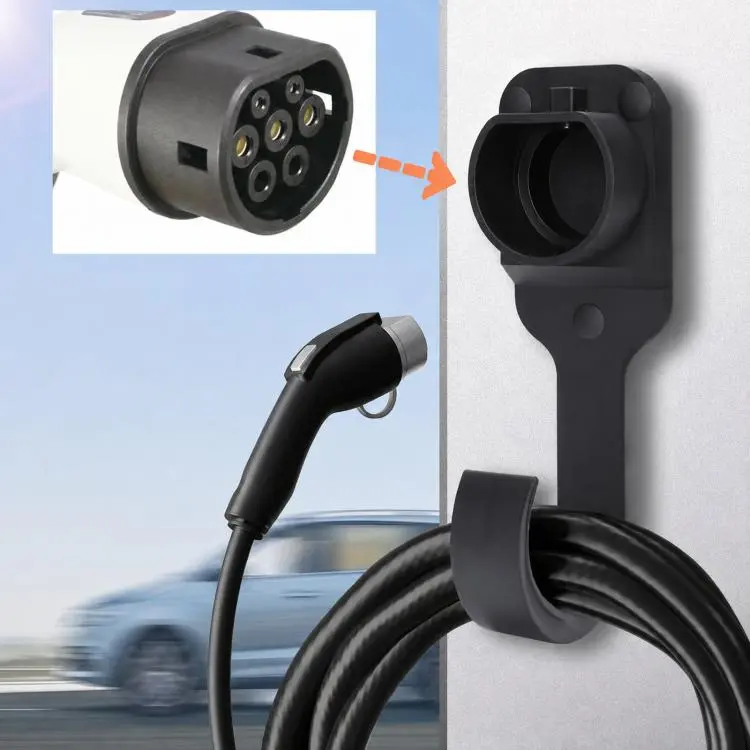 Supporto da parete per caricabatterie per veicoli elettrici di tipo 2, conforme alla norma IEC 62196-2, con supporto per cavi e alloggiamento per caricabatterie.