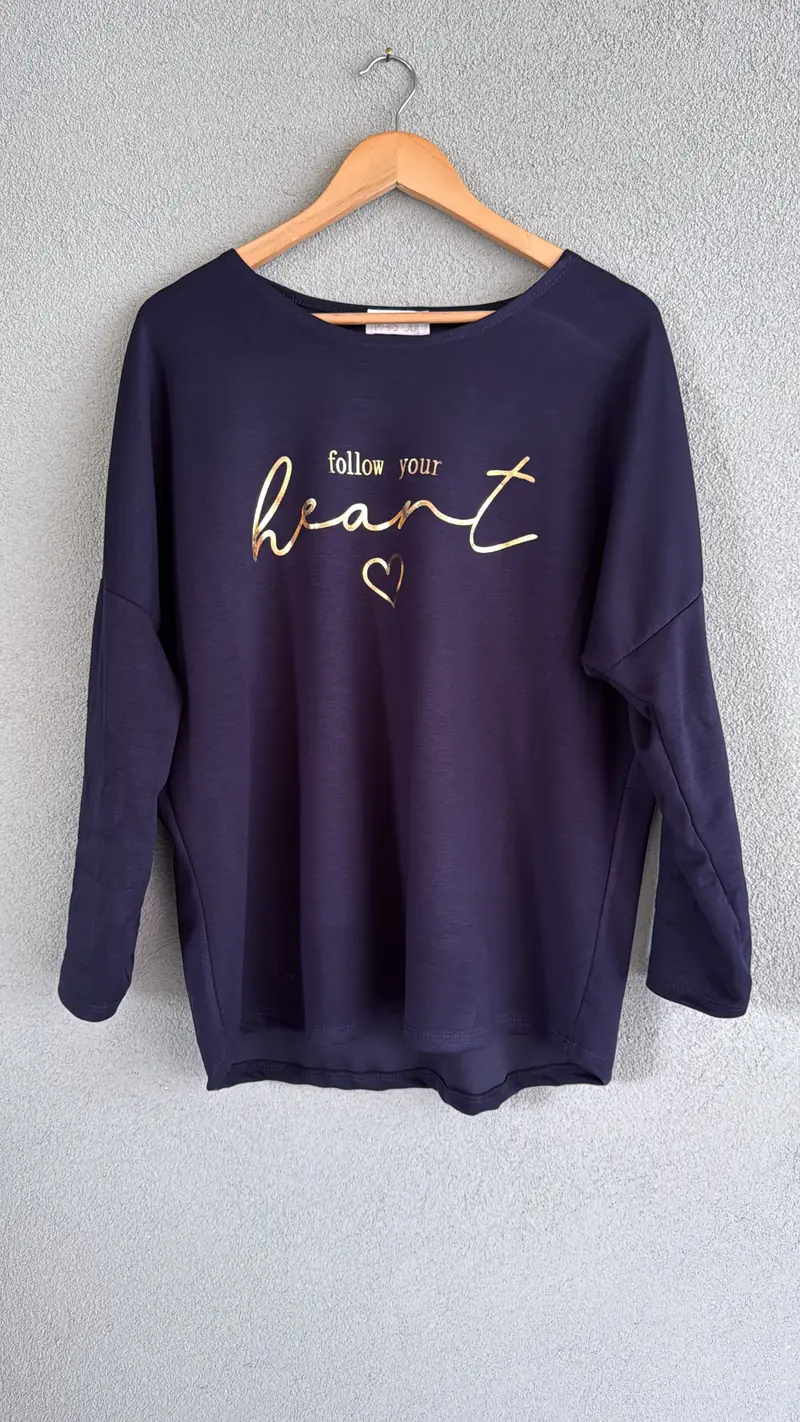 T-shirt Follow your heart navy