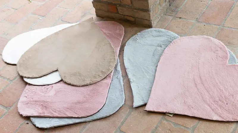 Tappeto Lapin in Ecopelliccia – Varianti Dimensioni 60×65 Cuore, 50×80, 60×110