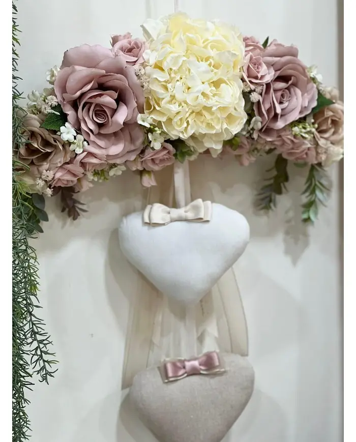 Tralcio con Coppia Cuori di Stoffa e Peonie – Mata Creazioni, 50 cm