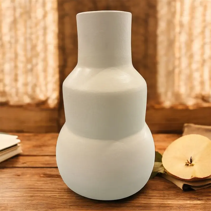 Vaso artigianale bianco in ceramica – design moderno 26,5 cm
